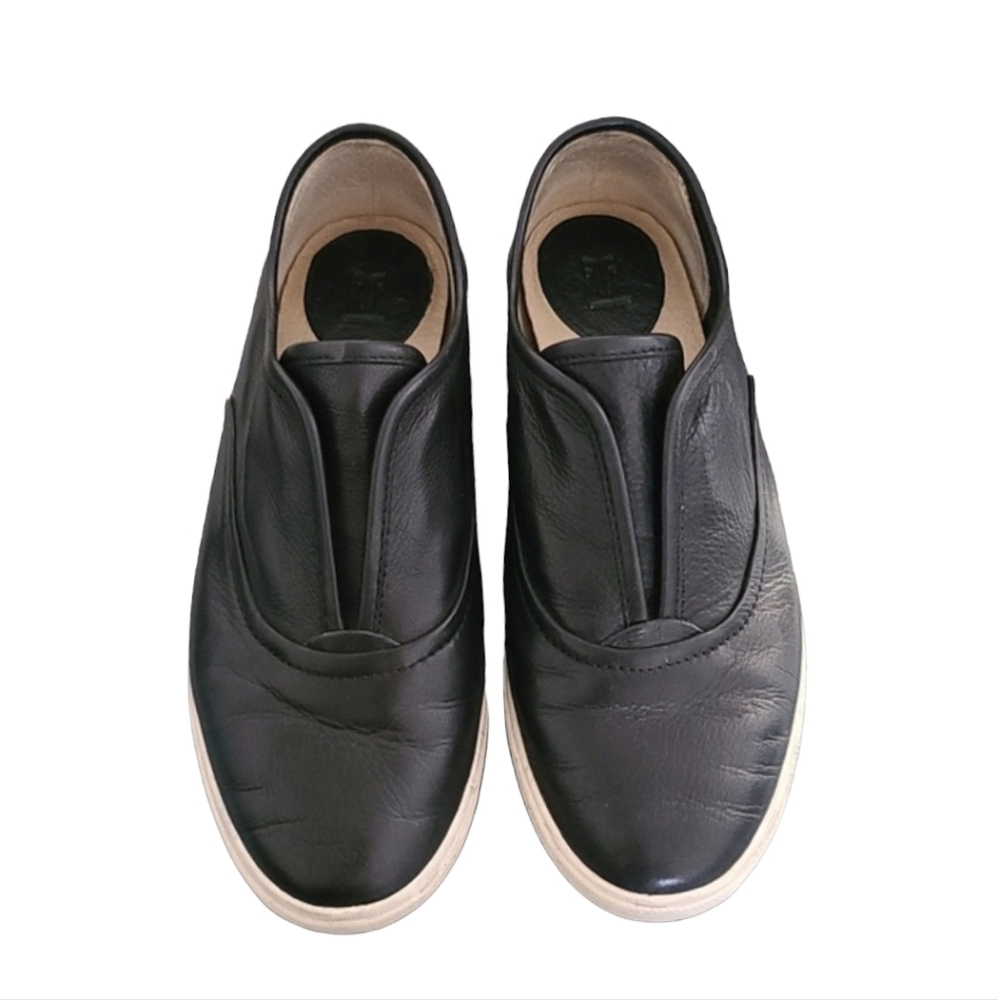 FRYE Mindy Black Leather Sneakers Flats 7 Slip On Minimalist Fashion Industrial - Picture 2 of 16